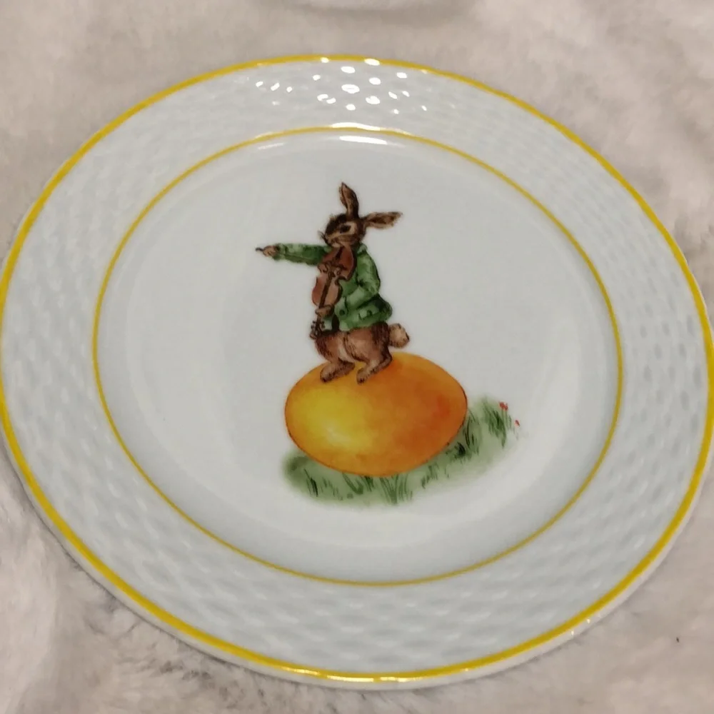 Williams Sonoma Vintage Bunny Band dessert plates set